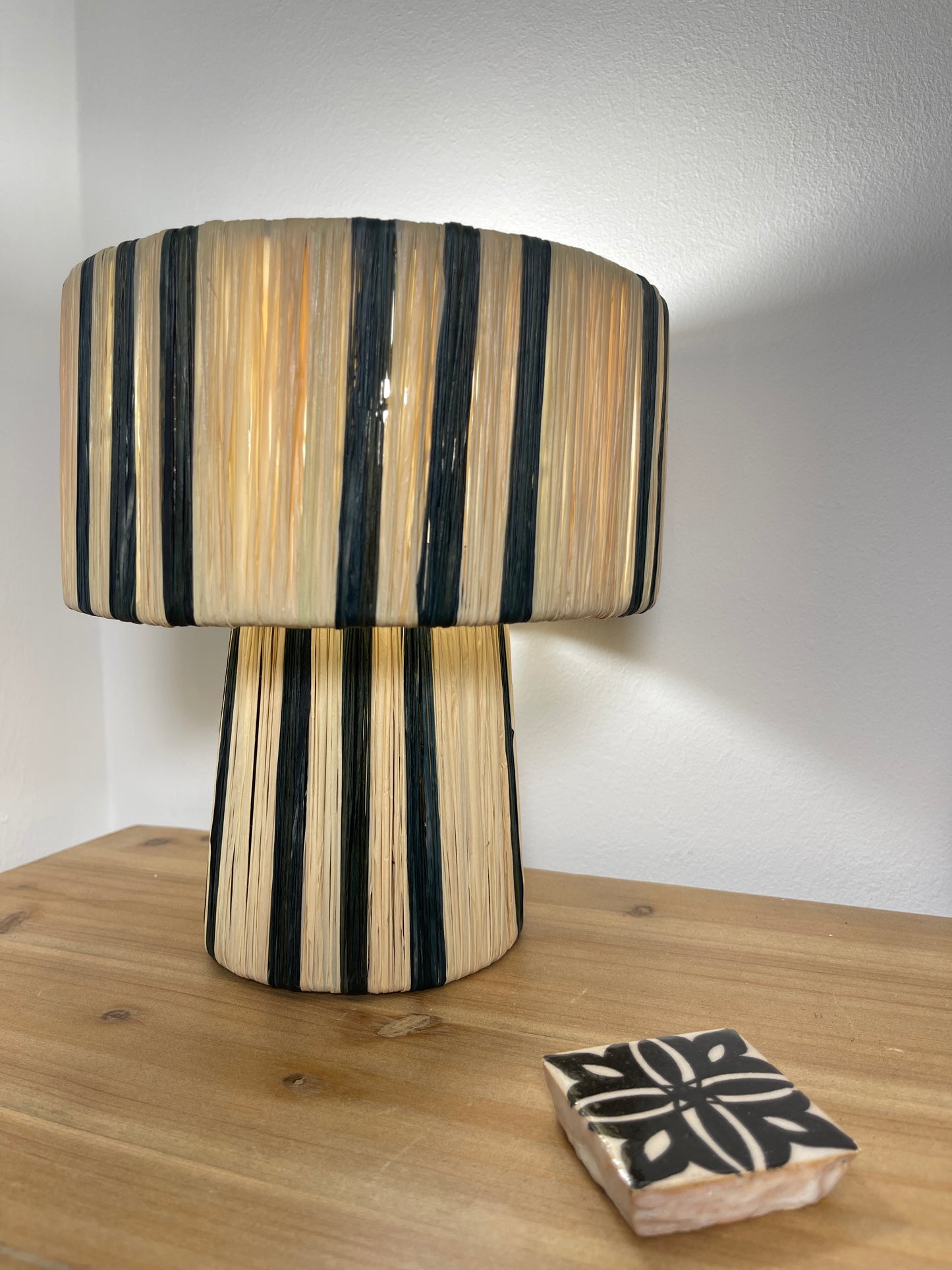 Lámpara pequeña NOUR negra