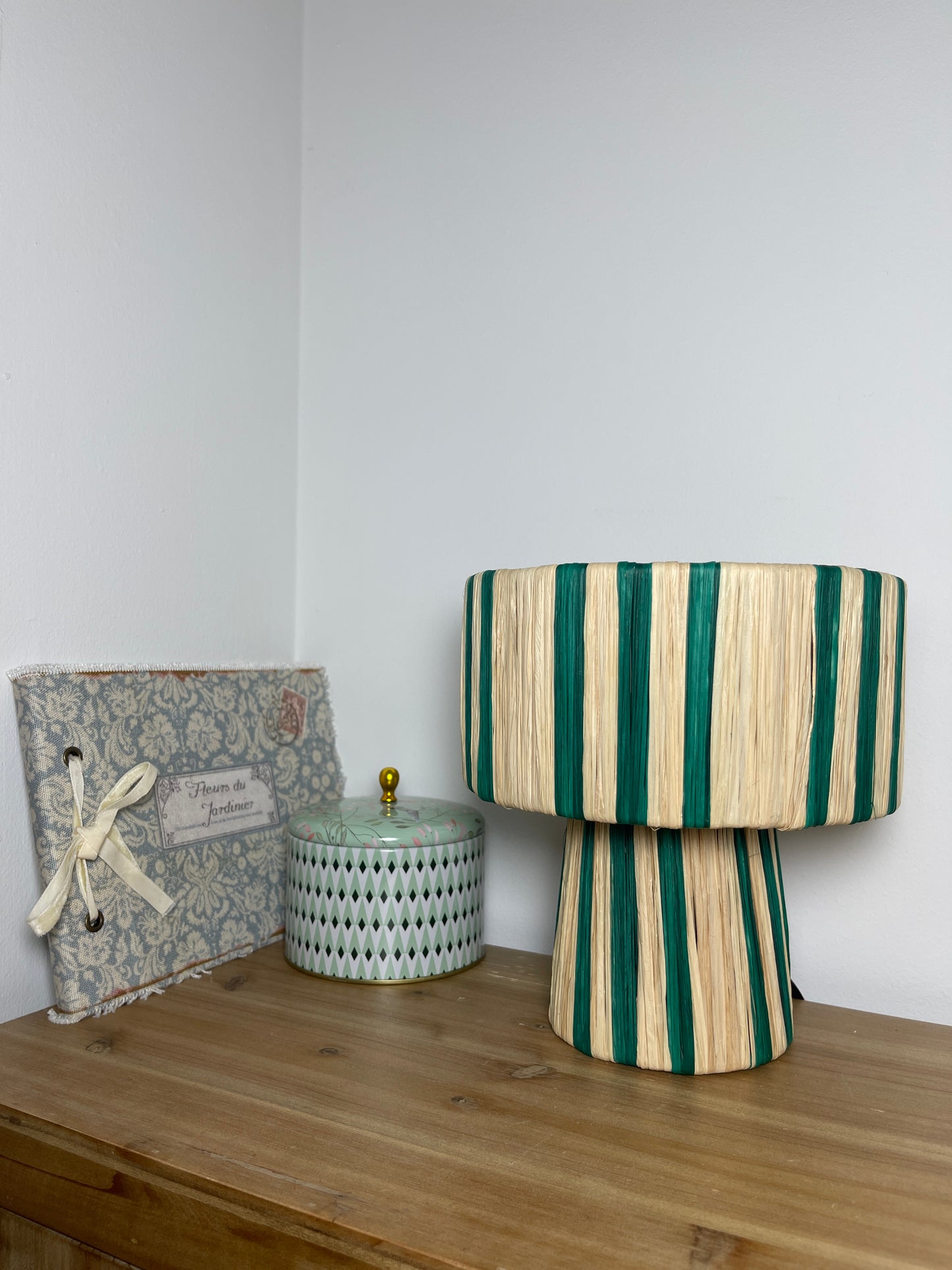 Lámpara pequeña NOUR verde