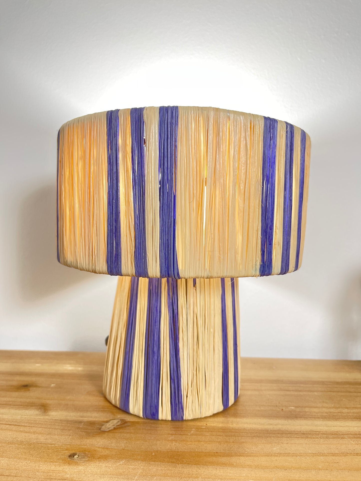 Lámpara pequeña NOUR morada