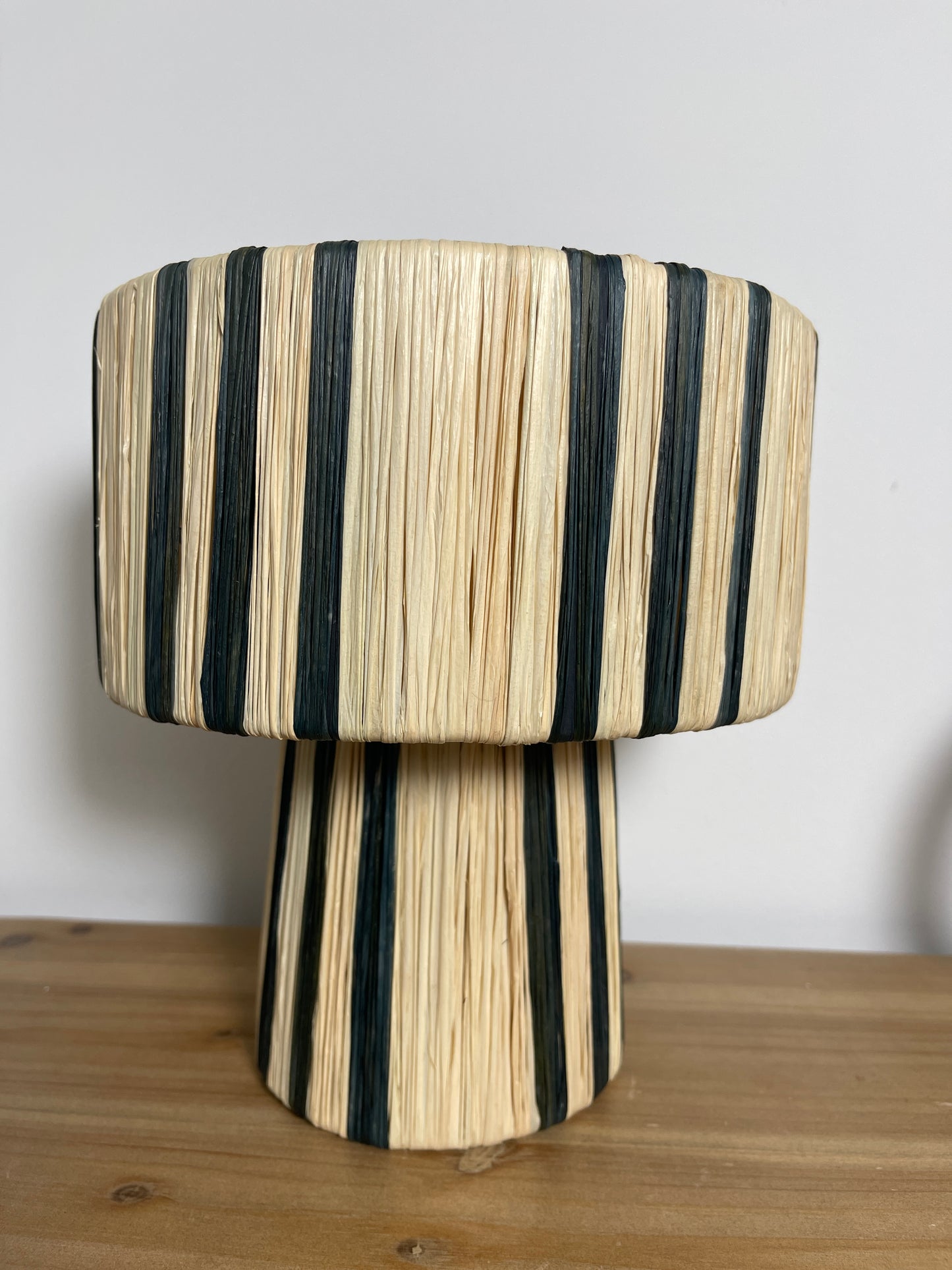 Lámpara pequeña NOUR negra