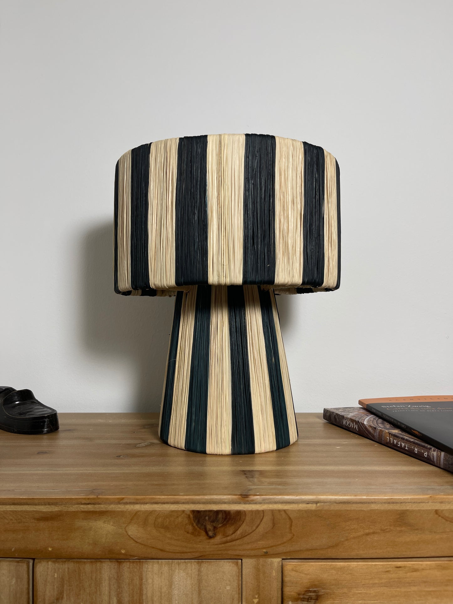 Lámpara mediana NOUR negra