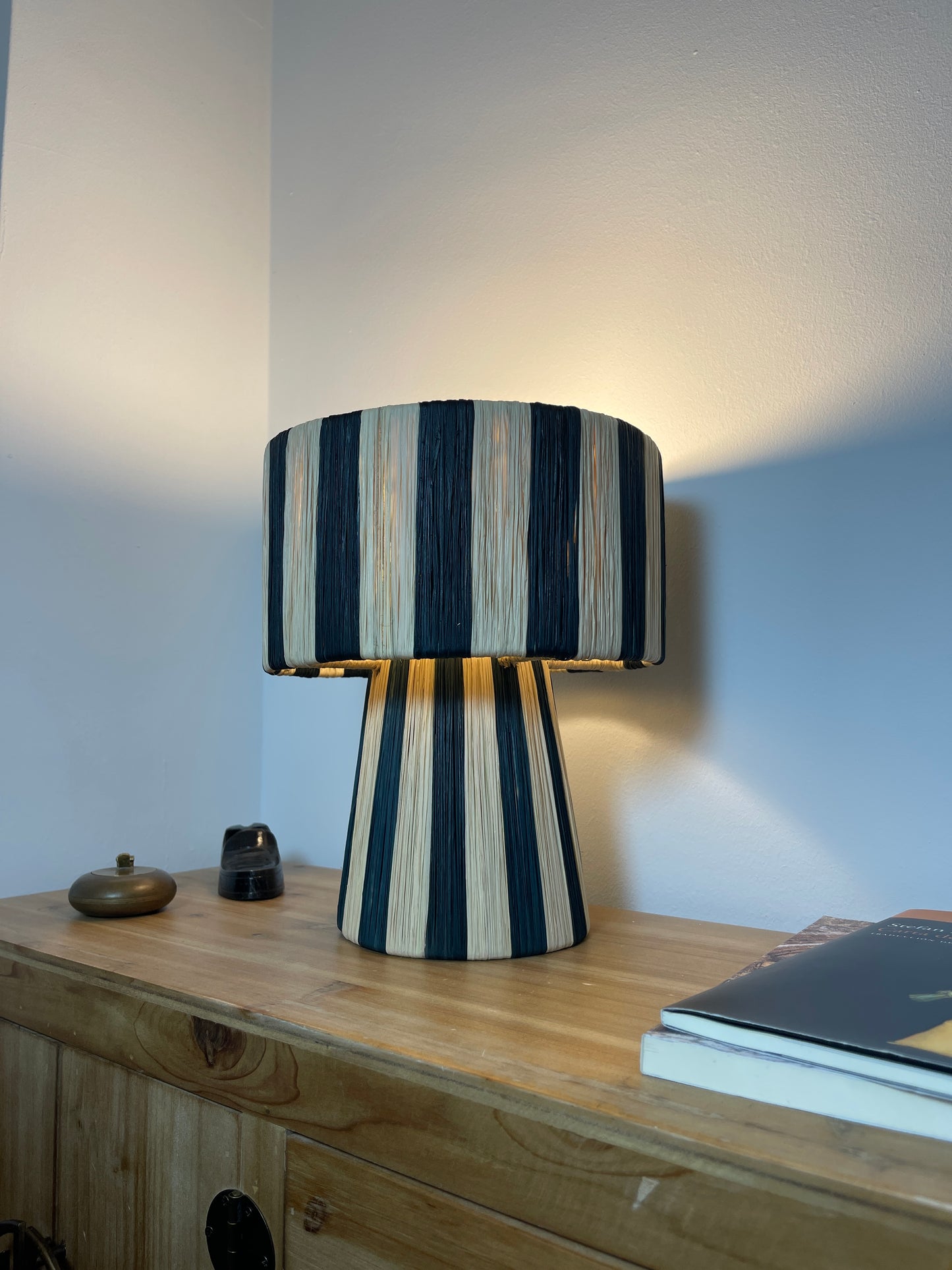 Lámpara mediana NOUR negra