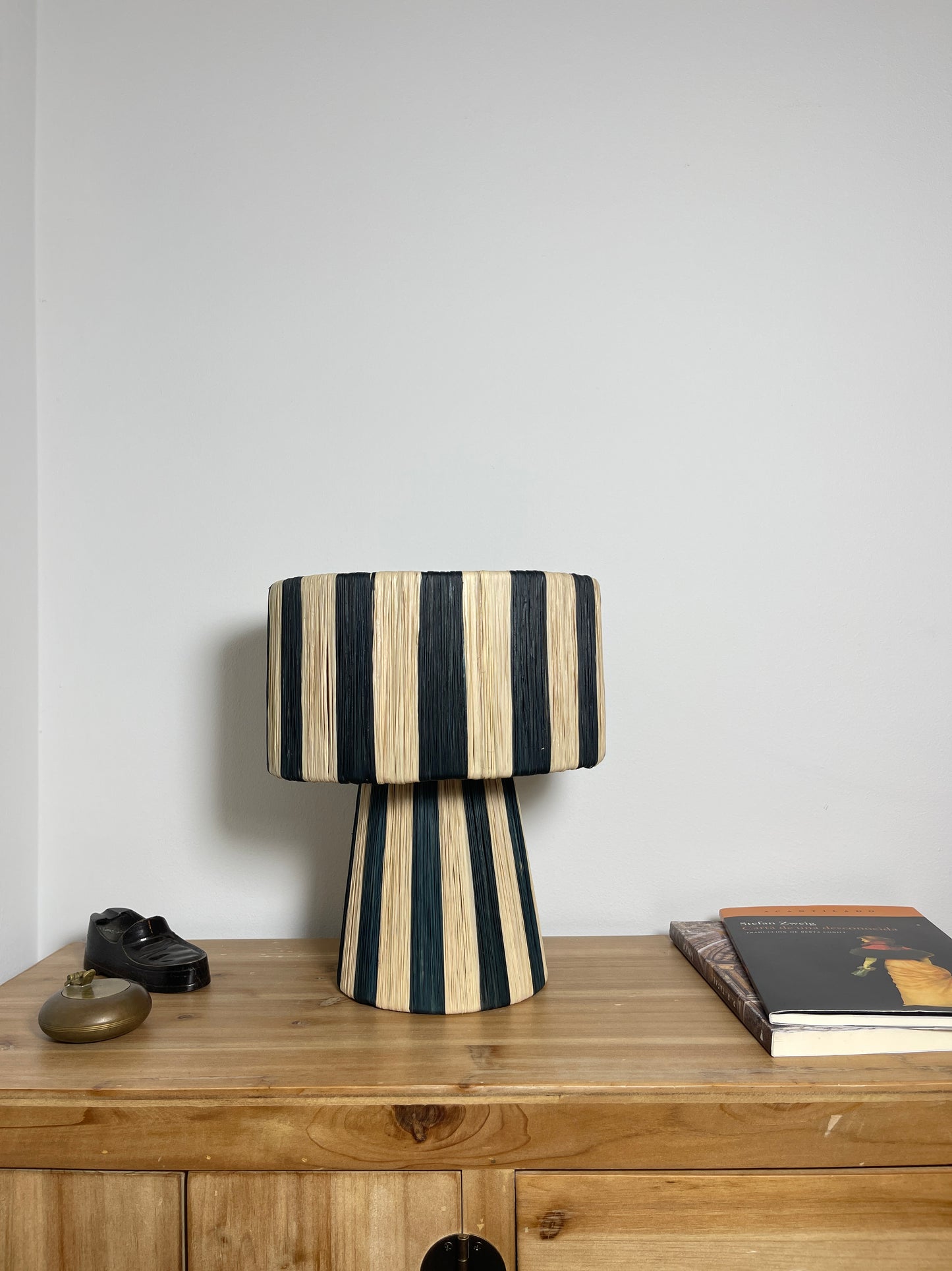 Lámpara mediana NOUR negra